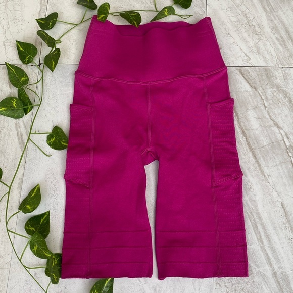 Fabletics SculptKnit High Waisted 9 inch Compression Biker Short Pink Athletic - Picture 1 of 11